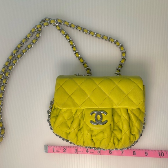 CHANEL Rare Mini Chain Around Messenger Bag - Yellow Mustard Chartreuse - Picture 12 of 15